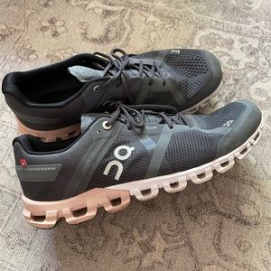 on running tennis shoes sneakers gray pink black